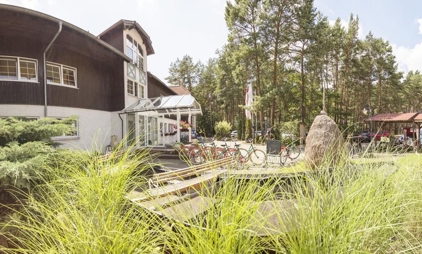 Image 2: Spreewald: 1-5 Nächte mit Kahnfahrt oder Therme im Waldhotel