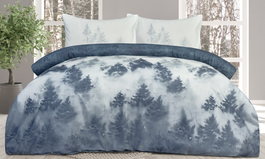 Image 1: Super Soft Reversible Misty Forest Duvet Set 