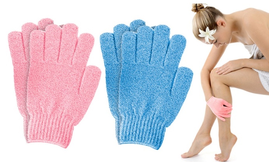 Image 2: Bath Exfoliating Gloves