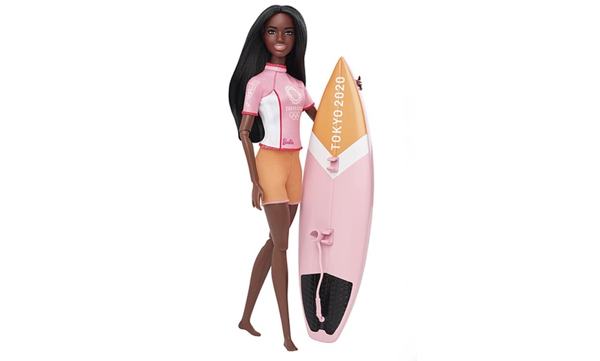 Image 4: Barbie Surfer Doll with Accessories