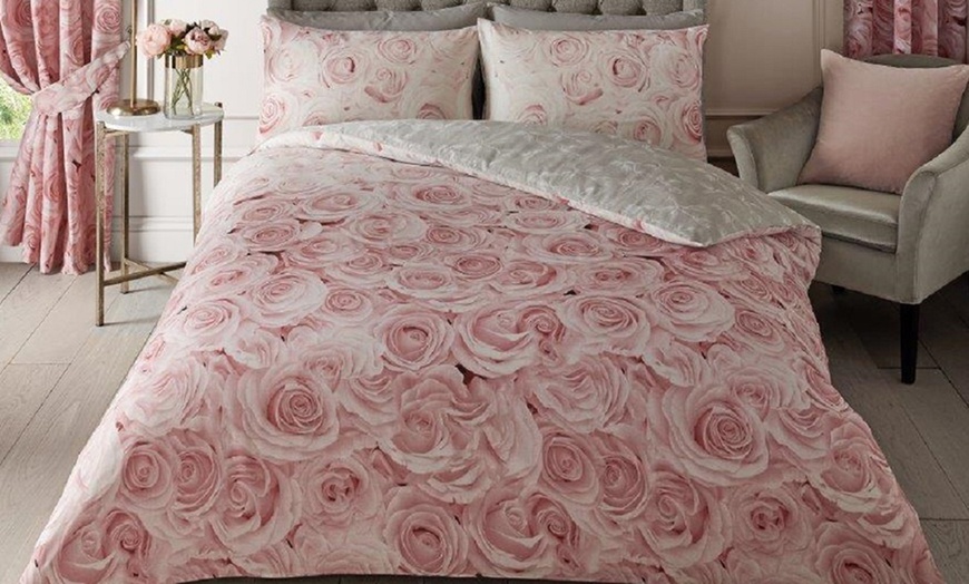 Image 4: Printed Duvet and Pillowcase Set