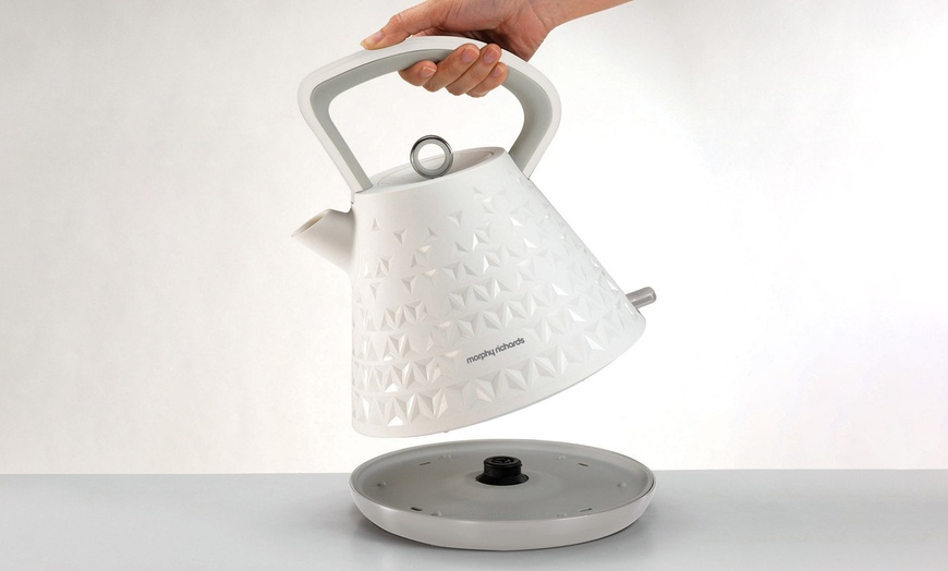 Image 5: Morphy Richards Prism Kettle