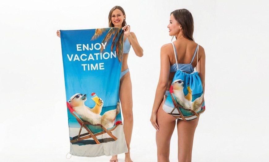 Image 6: 2-in-1 Convertible Beach Towel Backpack