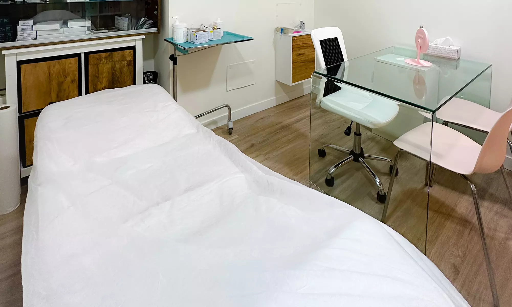 Revitaliza tu piel con una limpieza hydrafacial de 8 pasos con extras