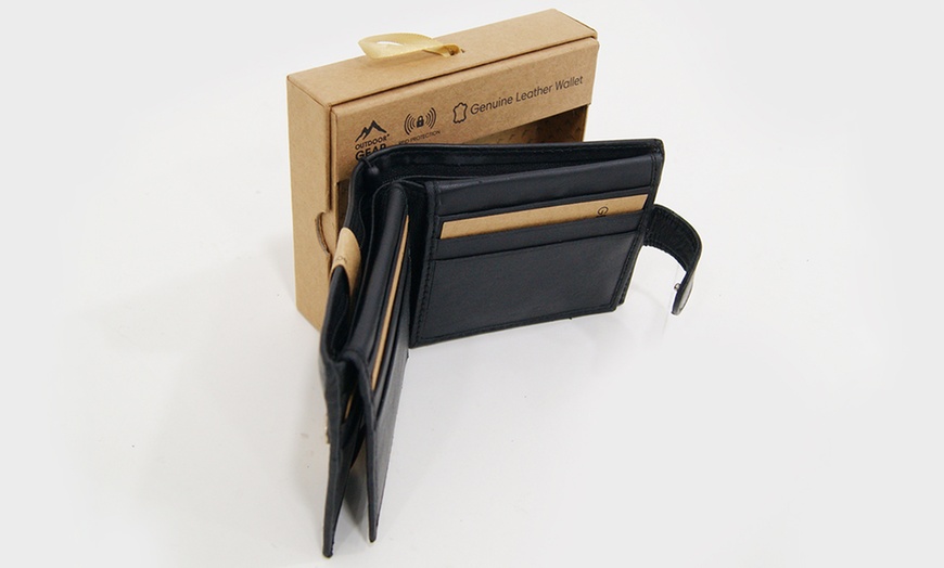 Image 7: Outdoor Gear Leather Wallet