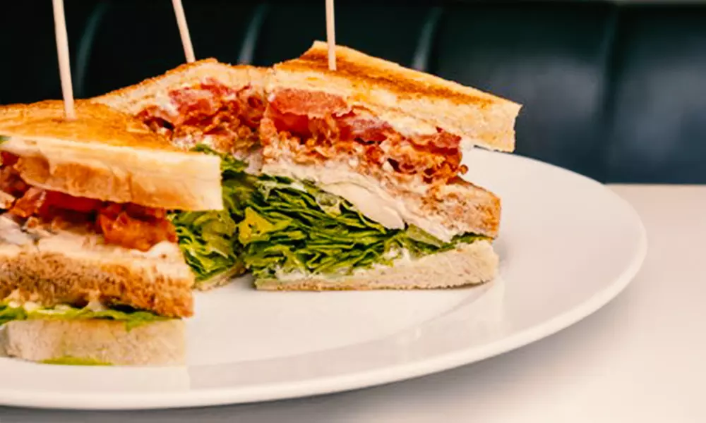 Reichhaltiges Frühstück inkl. je ein Eiergericht für 2 oder 4 Personen