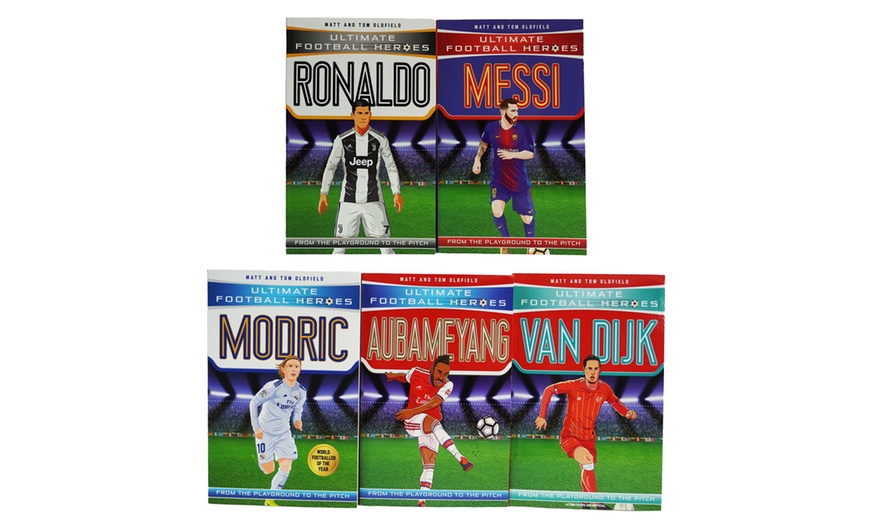 Image 2: Ultimate Football Heroes 5 Book Set