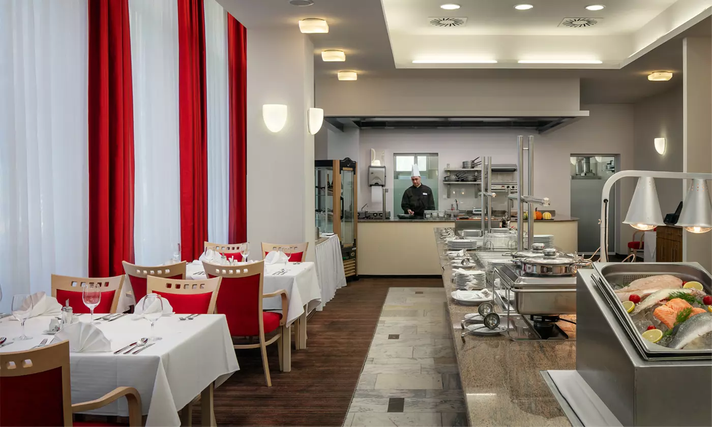 Karlsbad: Doppel- od. Zweibettzimmer mit Halbpension & Treatments