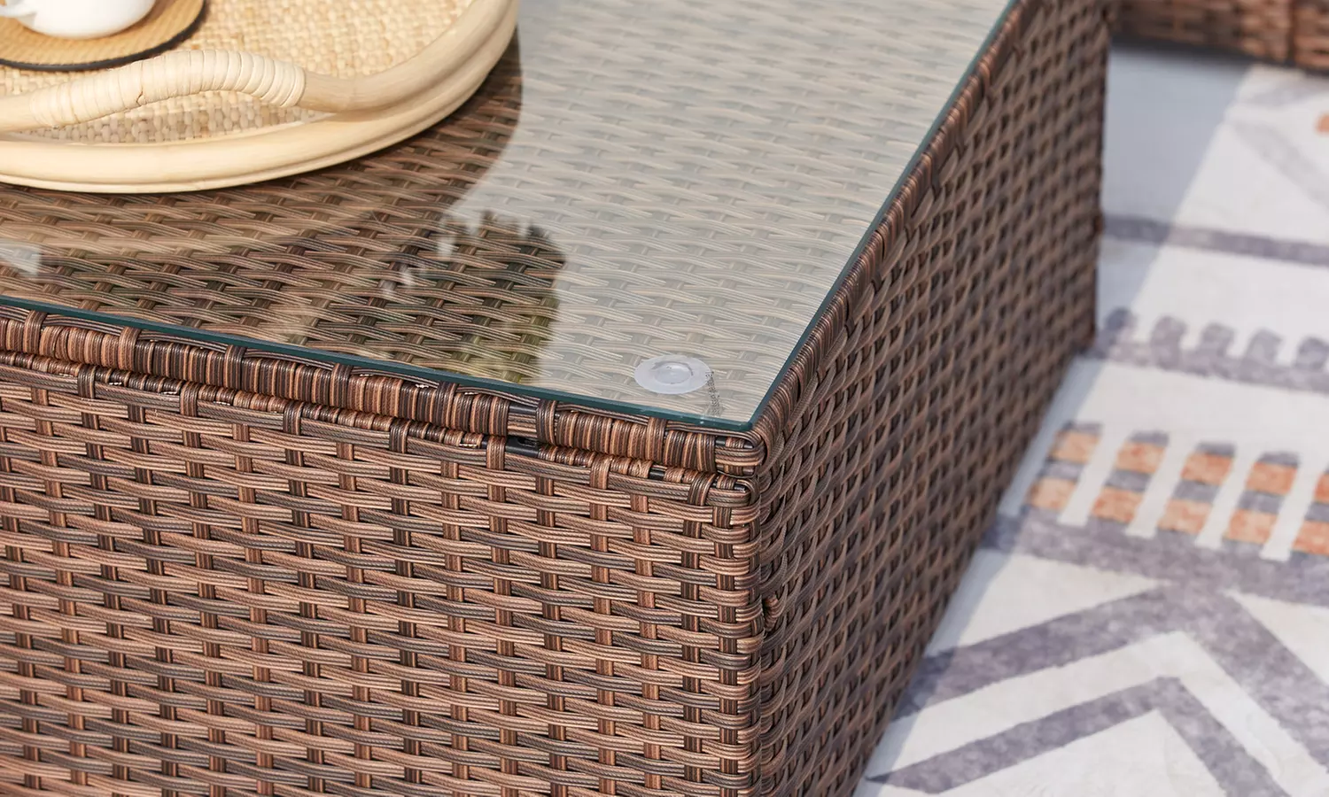 Salon de jardin 4 places Kocoon en résine tressée, modèle "Oacari"