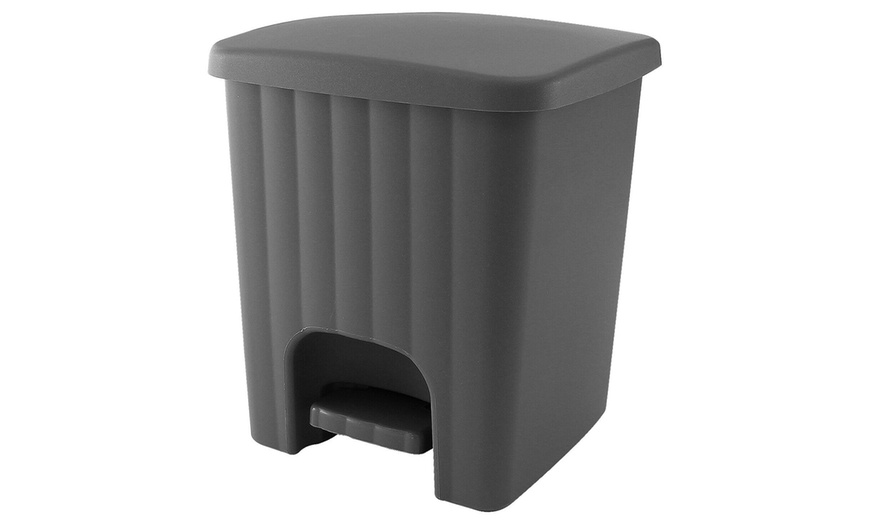 Image 7: 5L Pedal Bins