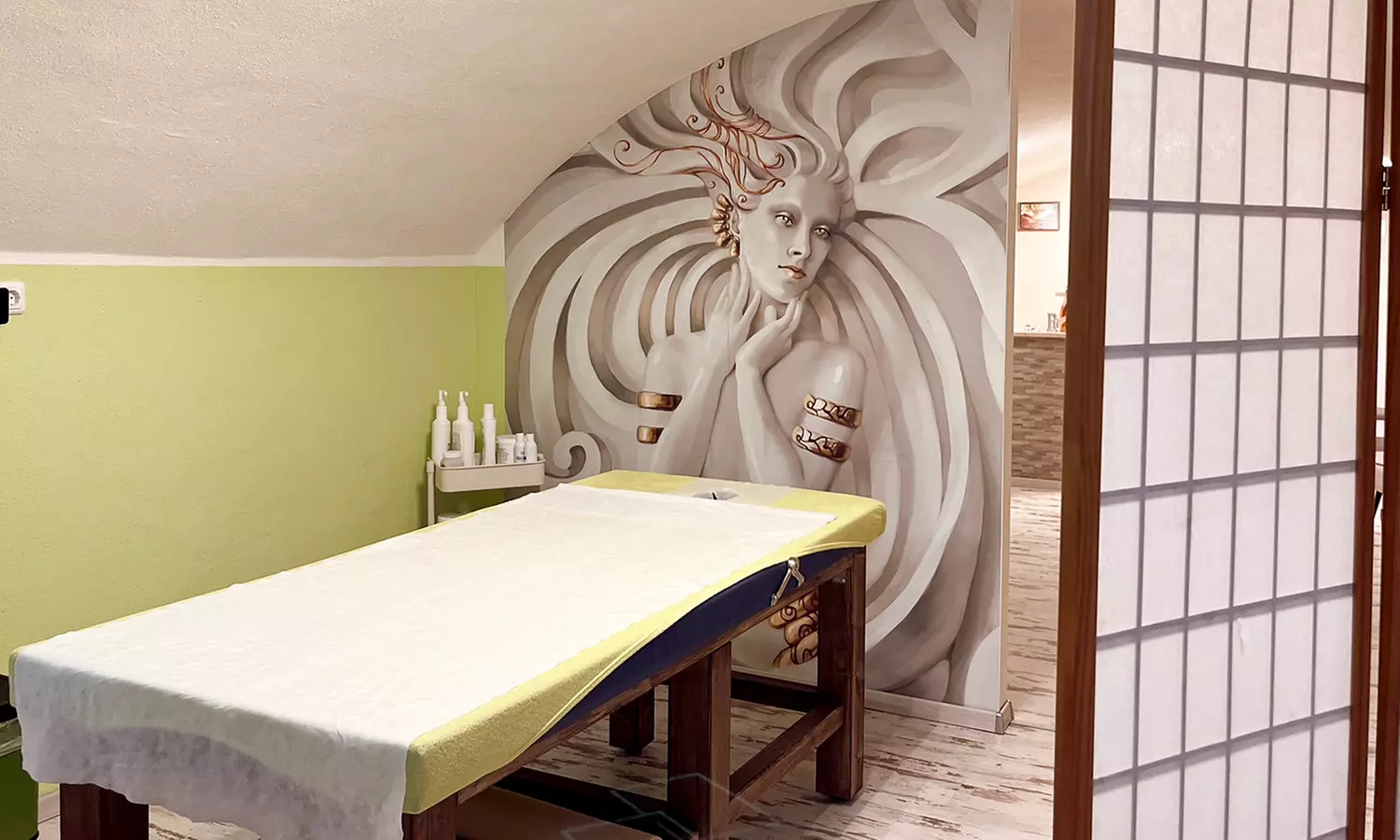 Rücken- & Arm-Massage oder Schwangeren-Massage für 1 Person