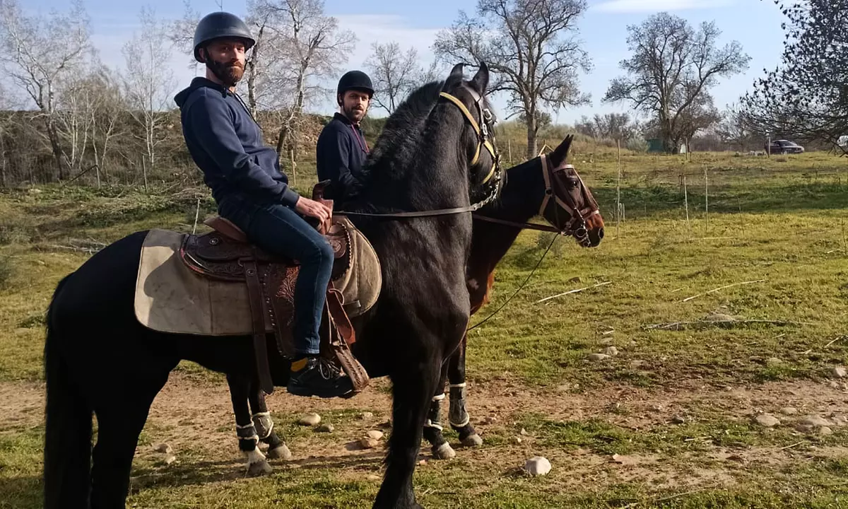 Paseo a caballo de 1 hora con pincho y bebida para 2 o 4 personas