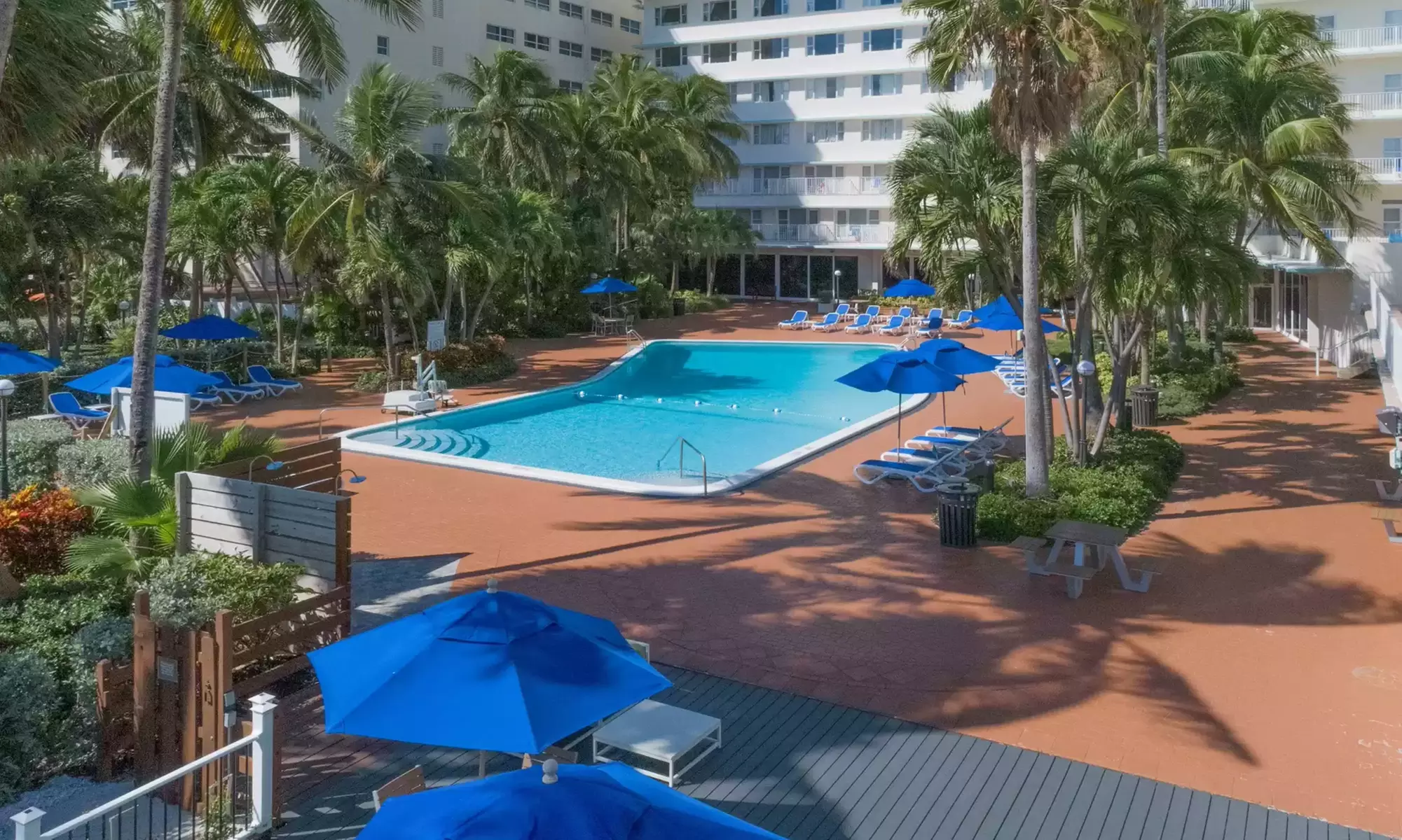 4-Star Resort in Miami Beach | Oceanfront Luxury & Heritage Pool
