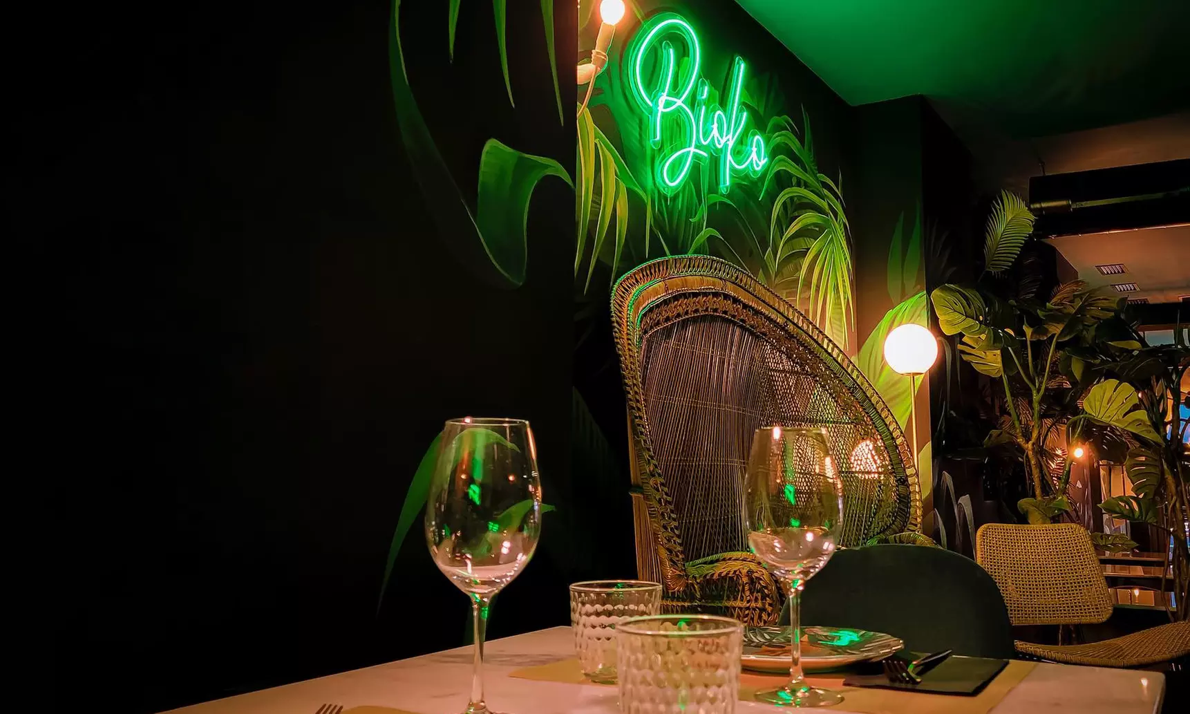 Menú degustación de 3 tiempos, postre y bebida para 2 o 4 personas