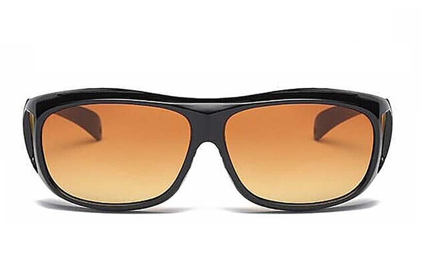 Image 4: Unisex Sunglasses