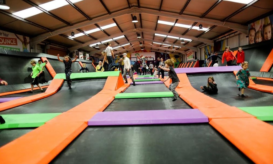 Image 5: One-Hour Trampoline Session