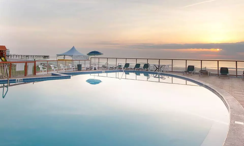 Stay at Roomba Inn and Suites in Daytona Beach, FL, with Dates into October - Primary Image