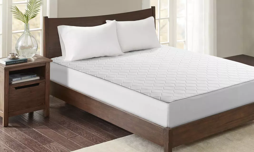 Surmatelas mémoire de forme, matelassé et grand bonnet "Starnight" de la marque Sampur - Primary Image