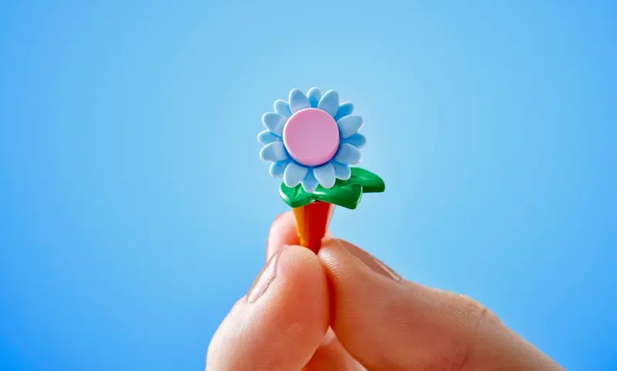 Image 9: LEGO Friends Plant Café & Flower Shop: 4 Mini Dolls Tram & Accessories