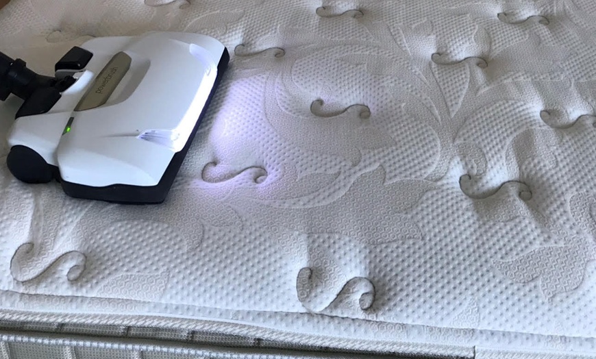 Image 2: Mattress Deep Cleaning
