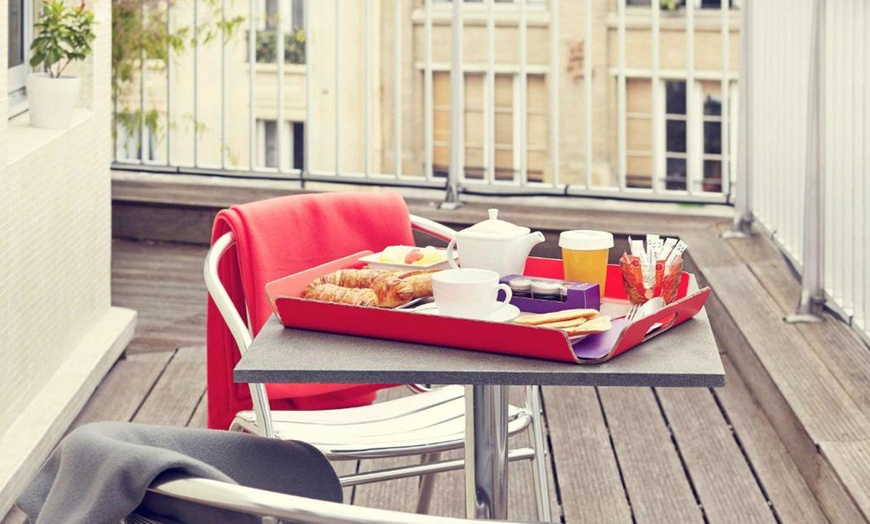 Image 8: Paris: Standard or Privilege Double Room with Optional Breakfast