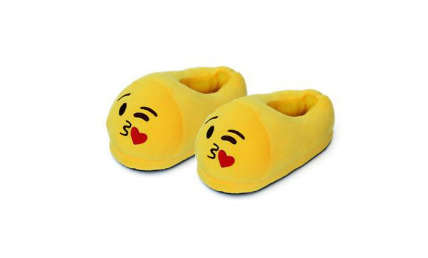 Image 3: Kids' Emoji Slippers 