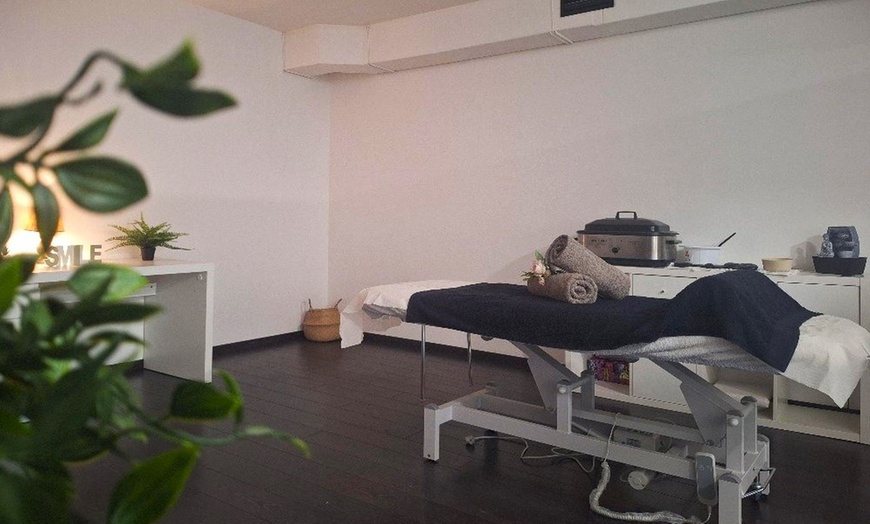 Image 6: Masaje a elegir entre relajante, craneocervical y circulatorio