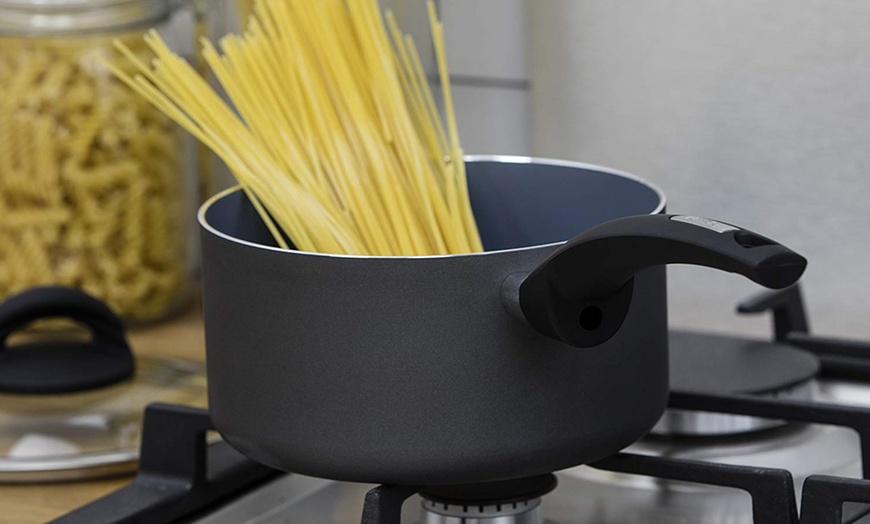 Image 2: Tower Non-Stick Saucepan