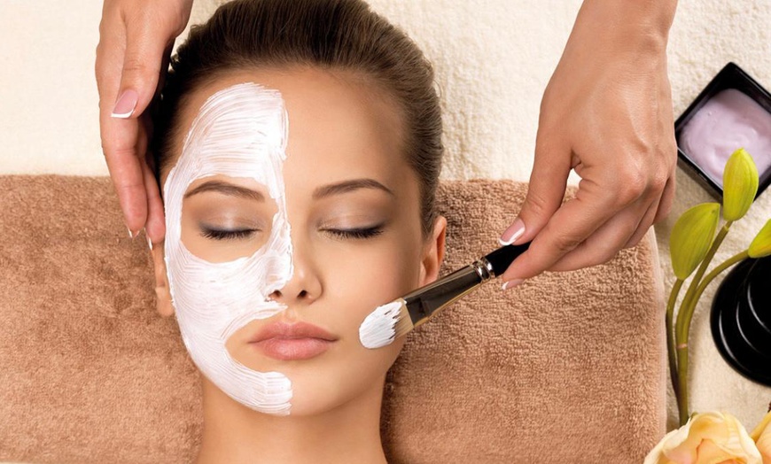Image 1: 45-90 Min. Gesichtsbehandlung mit Tiefenreinigung und Gesichts-Massage