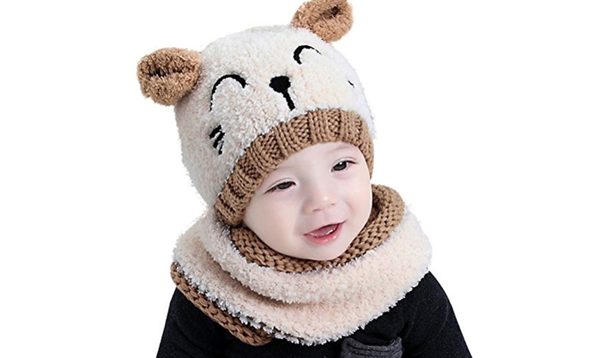 Image 4: Baby Bear Beanie and Scarf Set