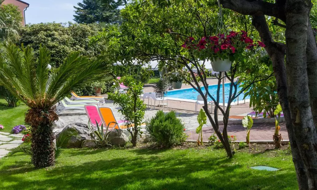 Loano: appartamento bilocale per 4 o 6 persone presso il Residence Villa Paola - Primary Image