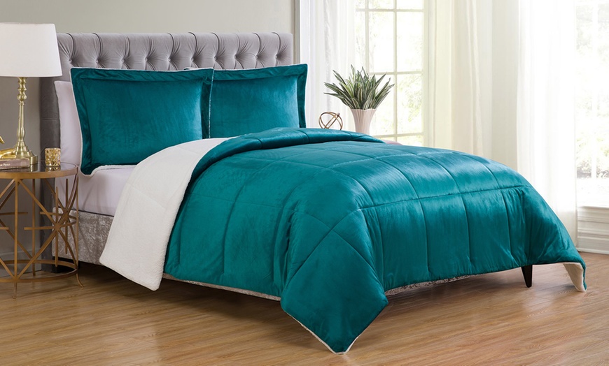Image 19: Micromink and Sherpa Reversible Comforter Set (2- or 3-Piece)
