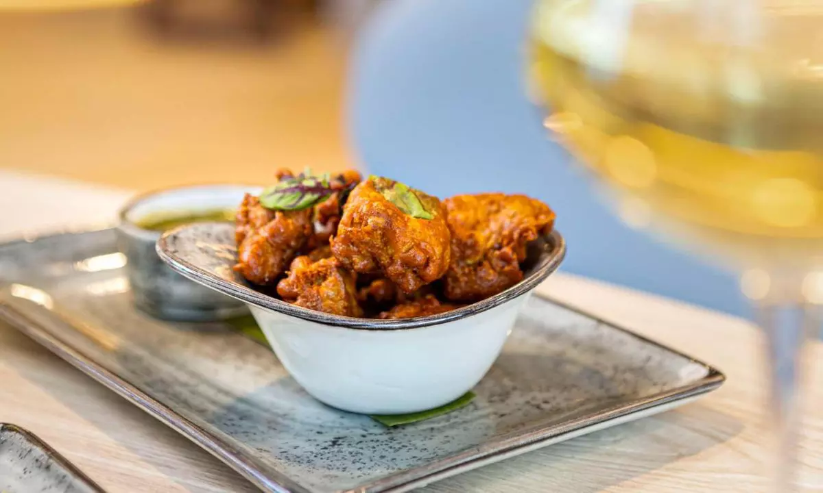 4* Liverpool: Standard King Room Stay with Breakfast and Late Checkout