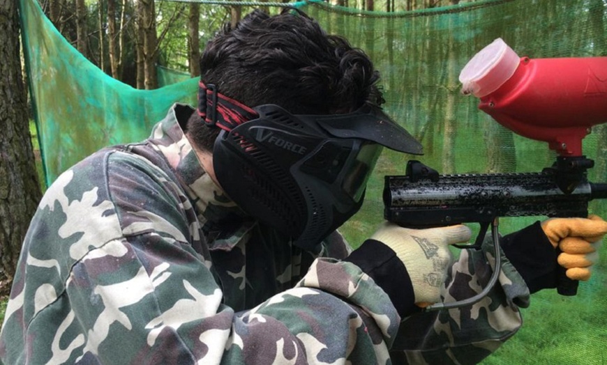 Image 2: Paintball with Lunch and Drinks