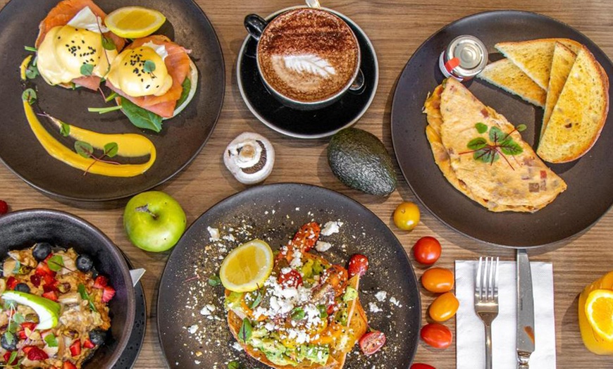 Image 9: Quest Bella Vista: Studio, One, Two, or Three-Bedroom Apartment