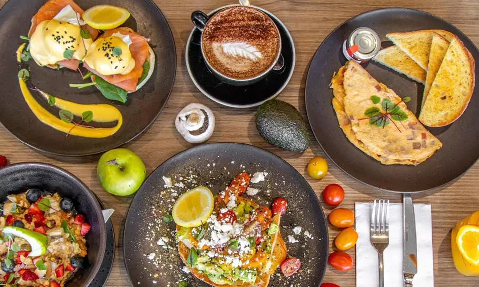 Quest Bella Vista: Studio, One, Two, or Three-Bedroom Apartment