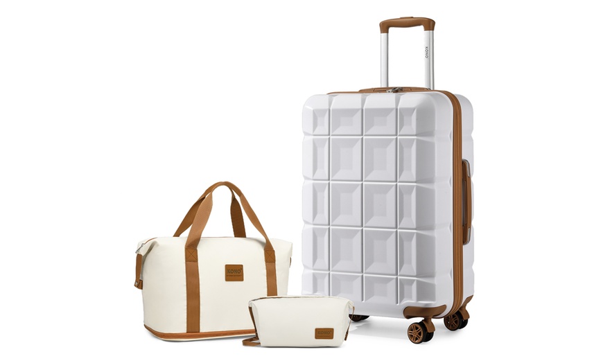 Image 3: One Or Three Suitcase Set and Travel Bag Set 