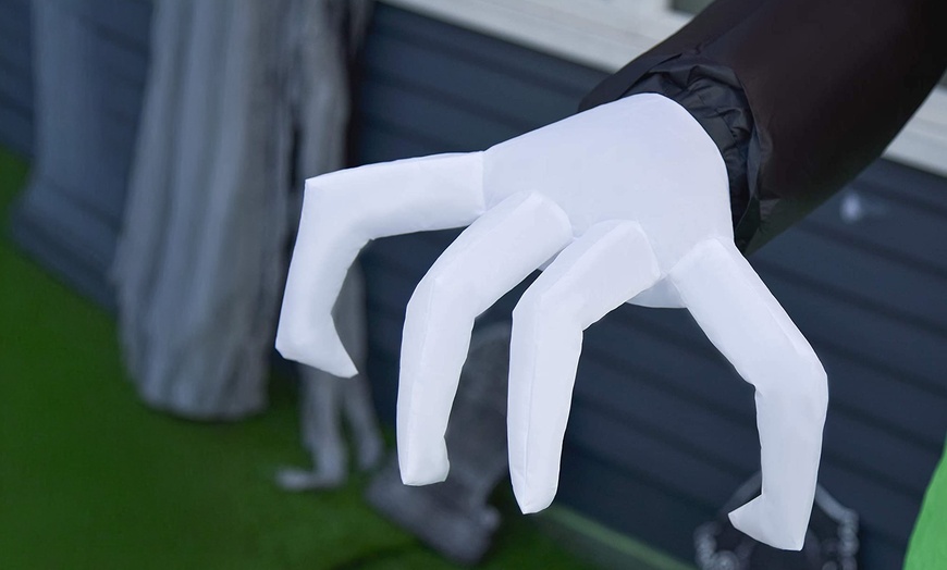 Image 30: HomCom Halloween Inflatable Decorations, Ghosts and Skeletons