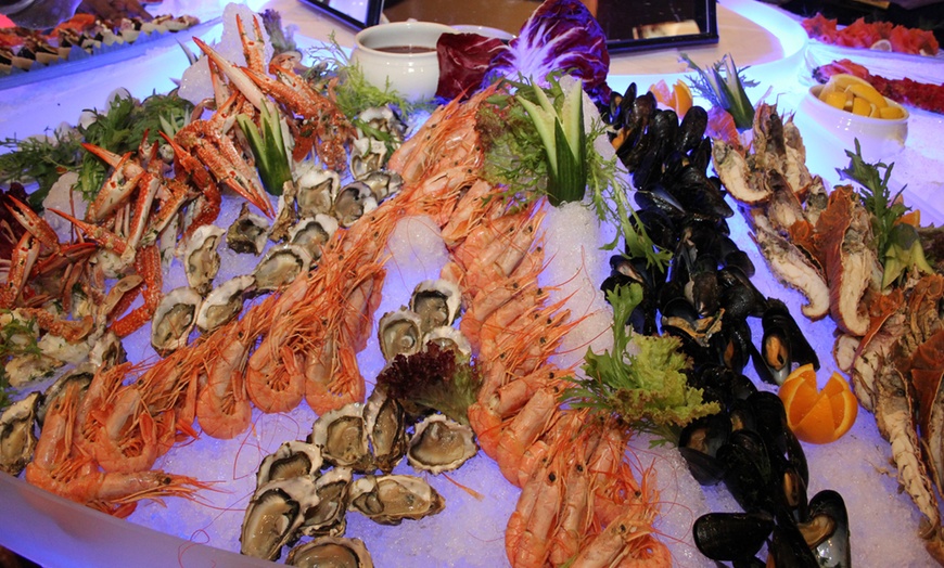 Image 8: Theme Night Buffet, 5* Dusit Thani Dubai 