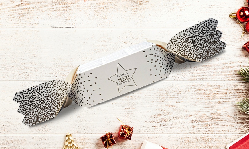 Image 4: Glamza Beauty Treats Christmas Crackers