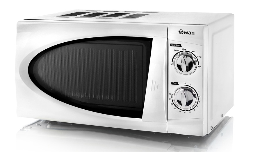 Image 3: Swan Microwave