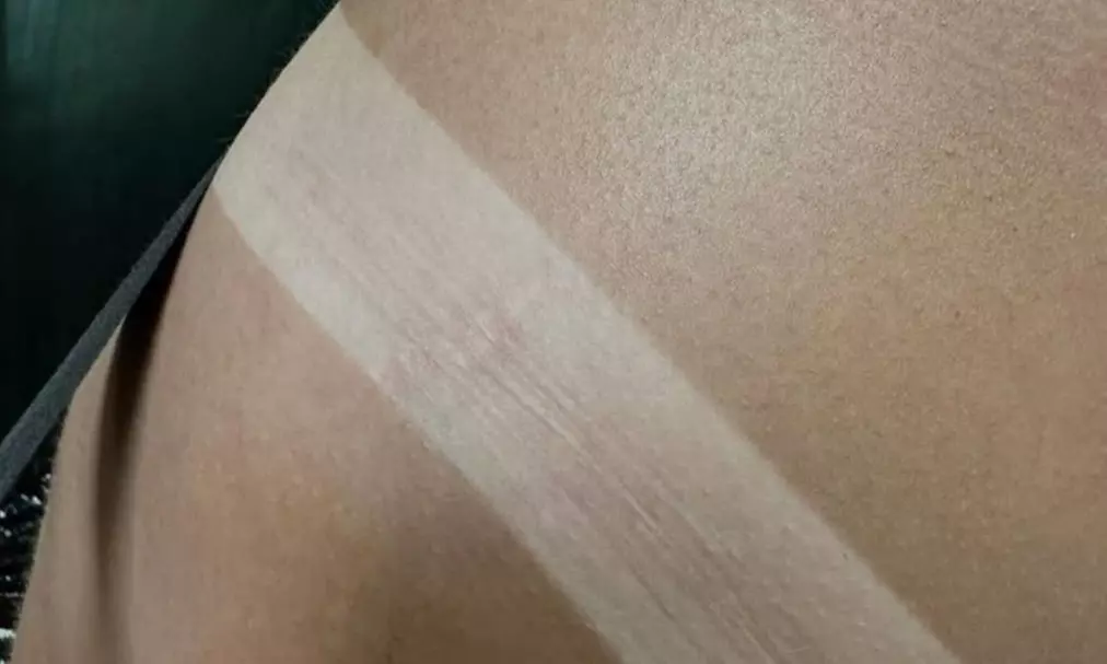 Obtenez un hâle doré sans UV avec une douche autobronzante végane