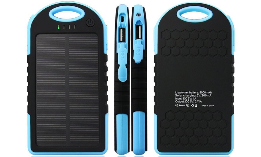 Image 2: Solar-Powered 5000mAh Powerbank