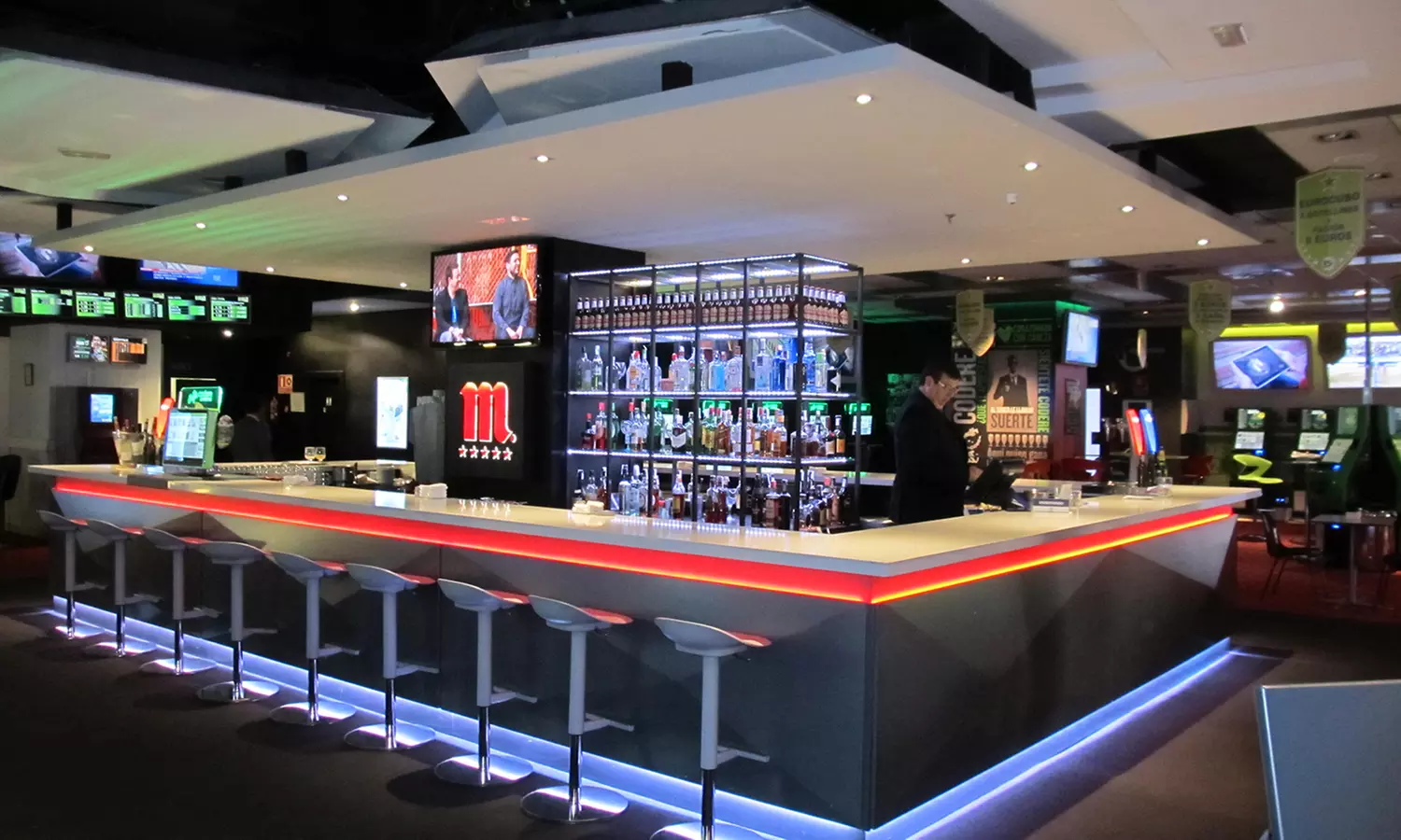 Noche de bingo y hamburguesas para 2 en Canoe