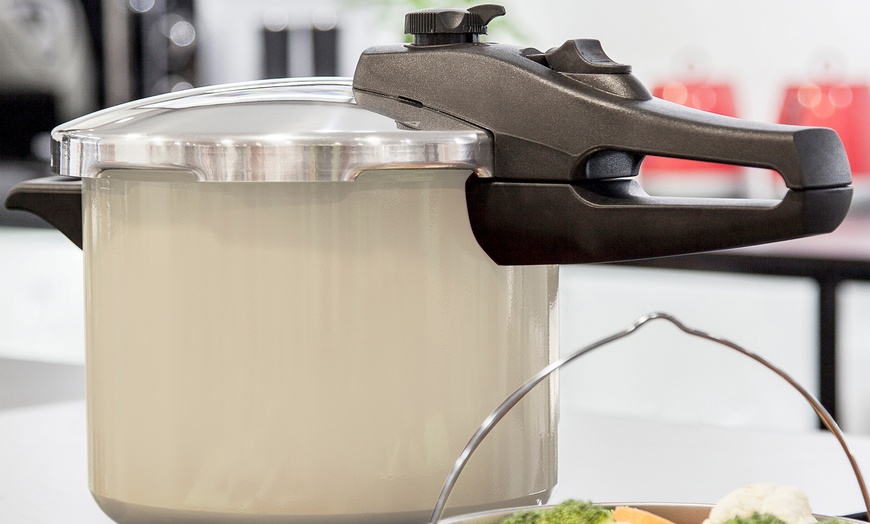 Image 2: Morphy Richards Pressure Cooker