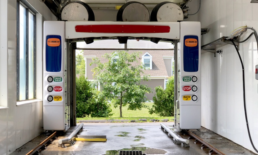 Image 3: Car Wash Packages (5 Car Washes / 1 Month)