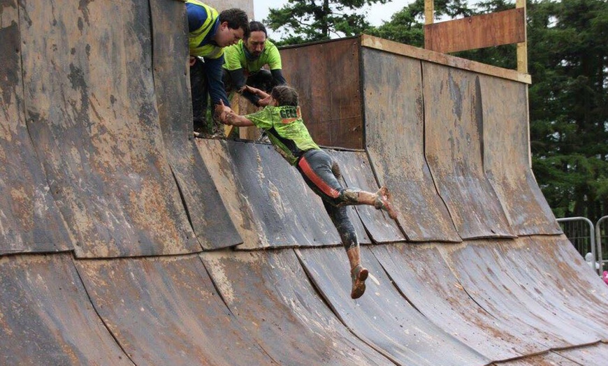 Image 1: Gelt Gladiator Obstacle Run