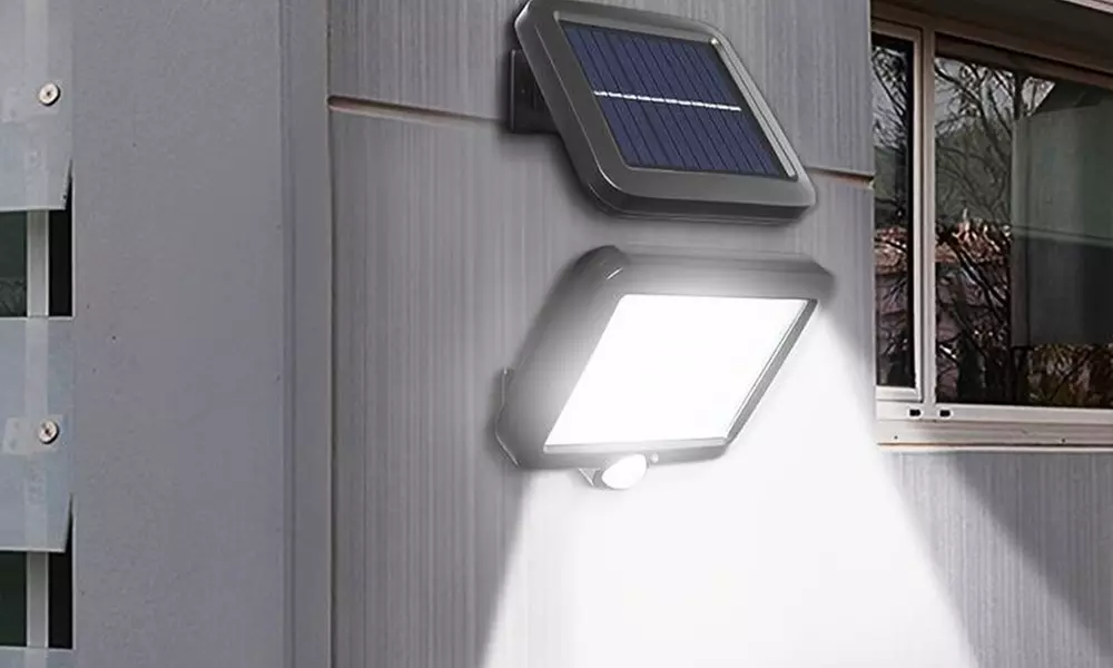 Lámpara de pared de 120 led con panel solar y sensor de movimiento