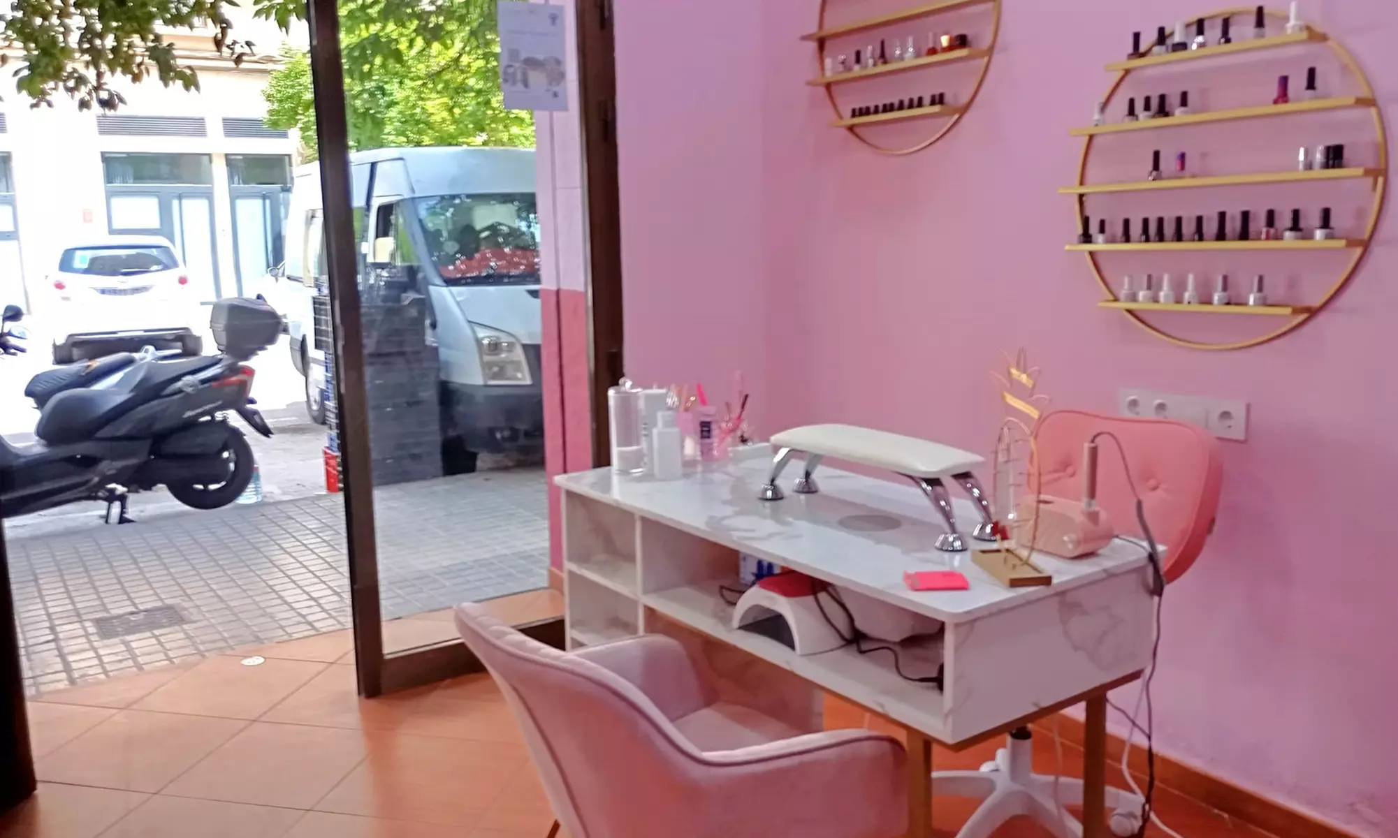 Extensiones de pestañas, volumen o natural, con cejas y diseño