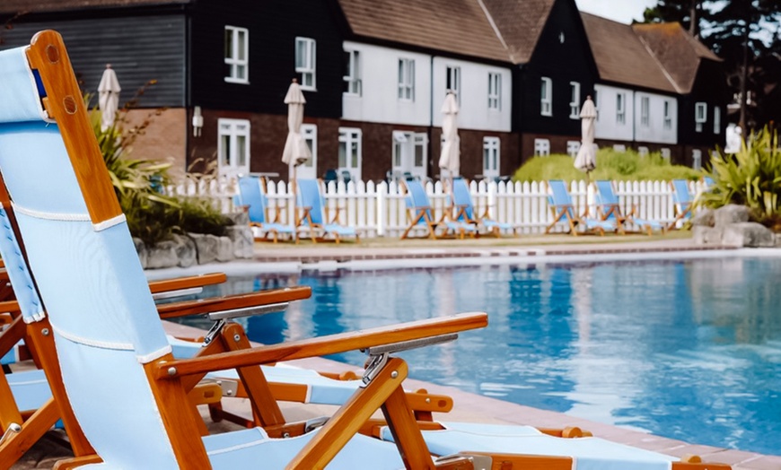 Image 3: Enjoy Sparkling Afternoon Tea with Prosecco for up to Four People